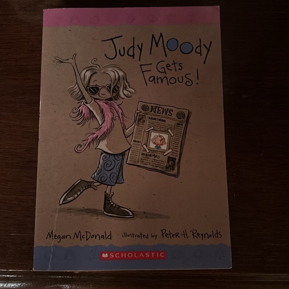 Bundle of 8 children’s books - Picture 8 of 9